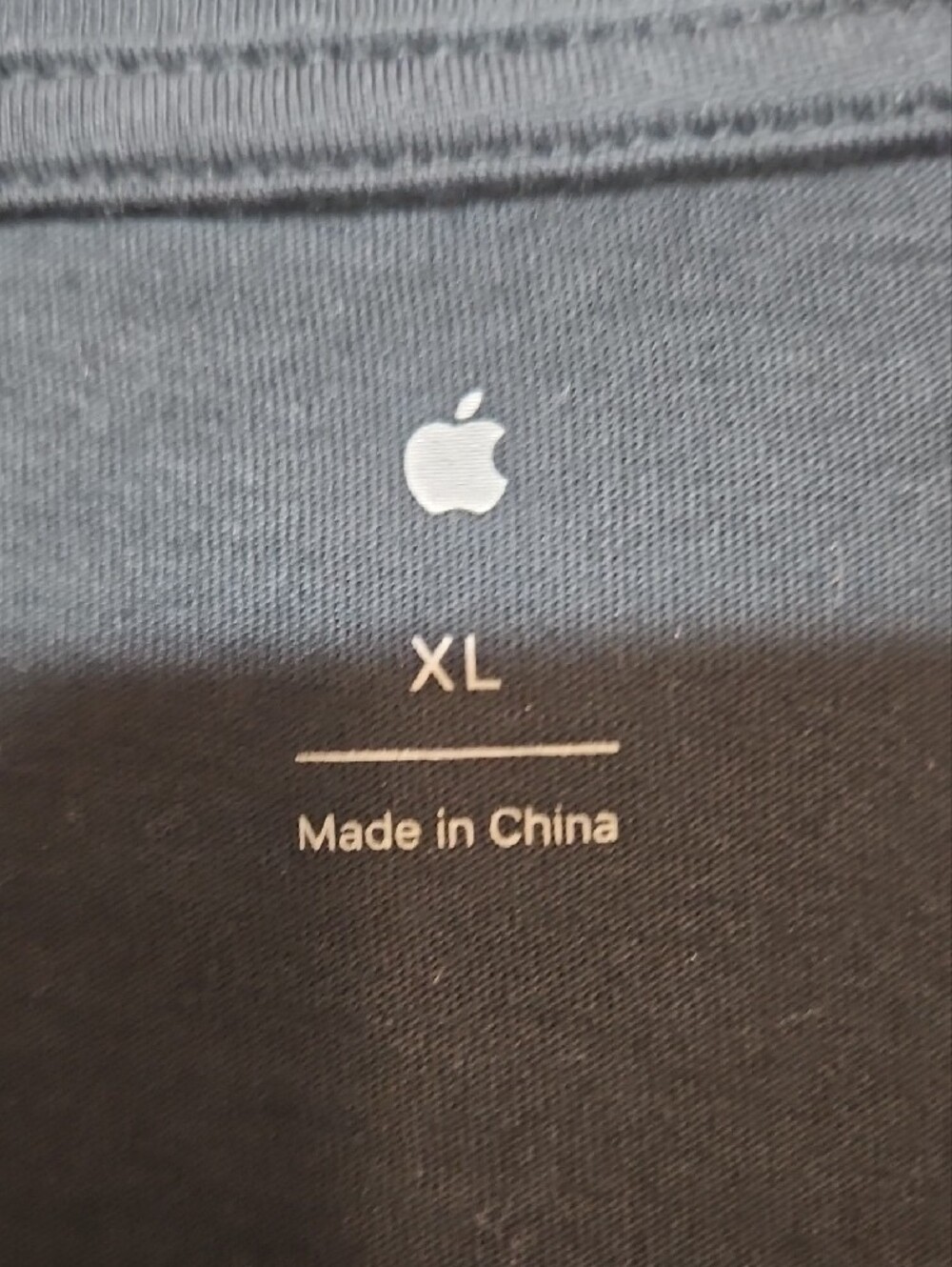 Apple Park XL Black Logo Tshirt - Picture 4 of 5